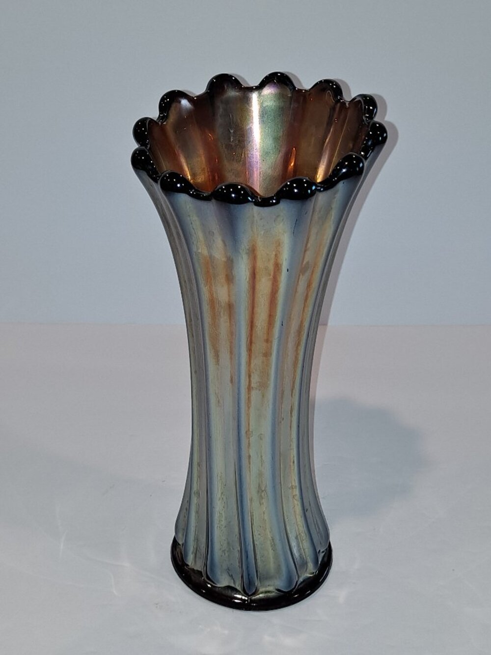 9" Westmoreland Corinth Amethyst 12 Ribbed Swung Vase